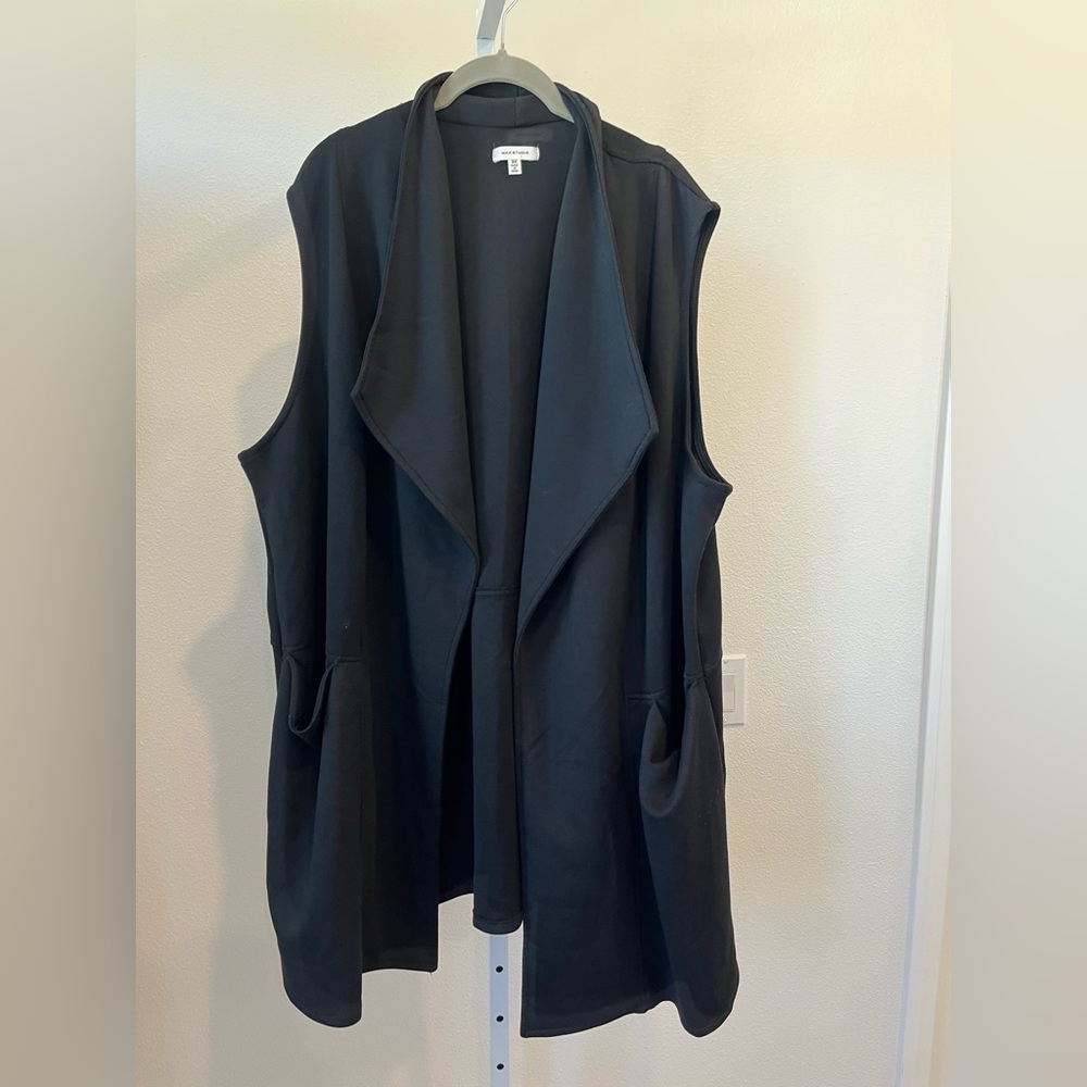 Max Studio Black Sleeveless Vest